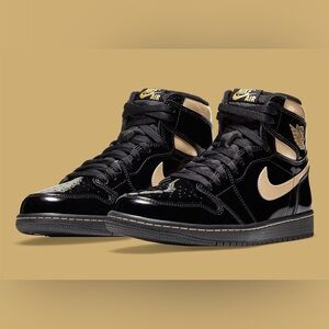 Air Jordan 1 Retro High OG Black & Gold
